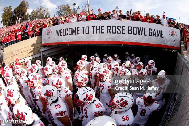 The Utah Utes prepare to take the field prior to a game against the Ohio State Buckeyes in the Rose Bowl Game at Rose Bowl Stadium on January 01,...
