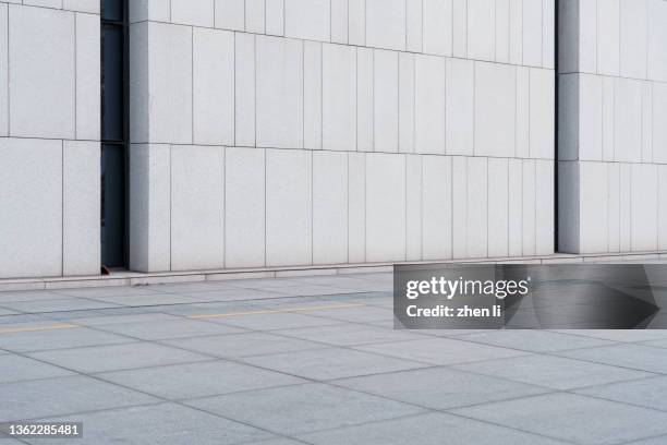 parking lot outside an office building - building walls stockfoto's en -beelden