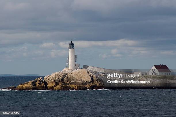 isle of shoals lighthouse - isles of shoals stock pictures, royalty-free photos & images