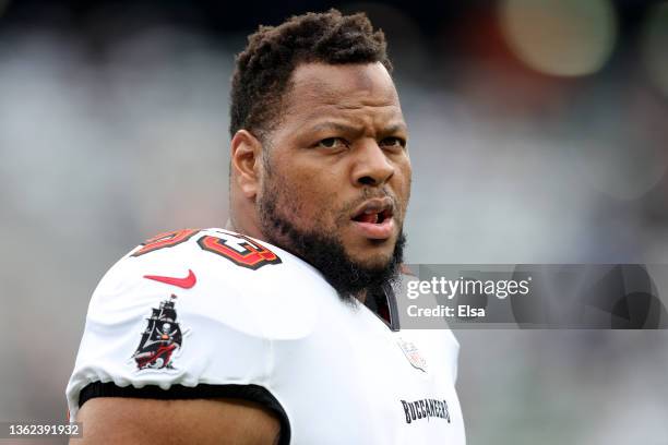 Ndamukong Suh of the Tampa Bay Buccaneers warms up prior to the game against the New York Jets at MetLife Stadium on January 02, 2022 in East...