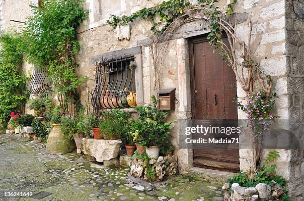 provenzalischer village - saint paul de vence stock-fotos und bilder