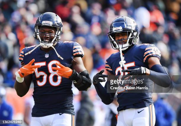 Roquan Smith and Artie Burns of the Chicago Bears react in the second quarter of the game against the New York Giants at Soldier Field on January 02,...