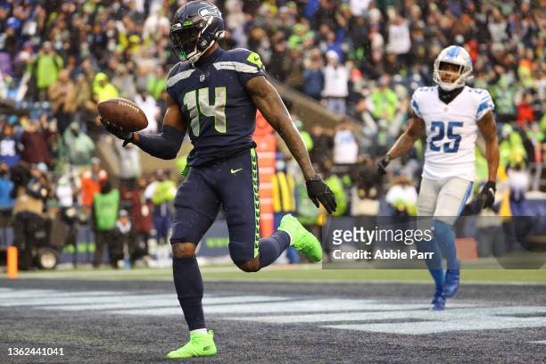 DK Metcalf of the Seattle Seahawks catches the ball for a touchdown News  Photo - Getty Images