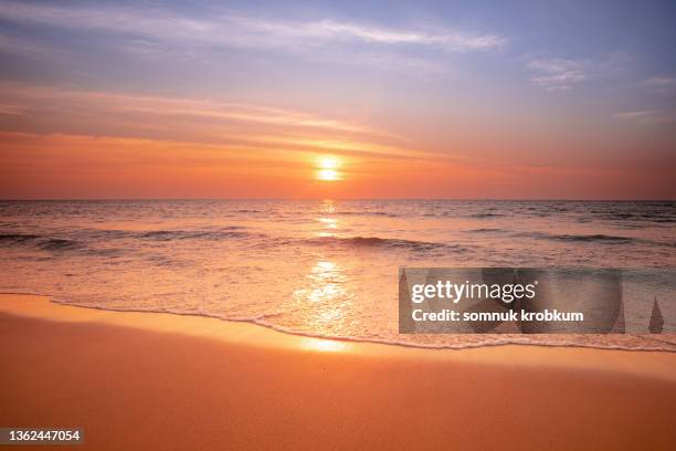 seascape in sun set time - por do sol imagens e fotografias de stock