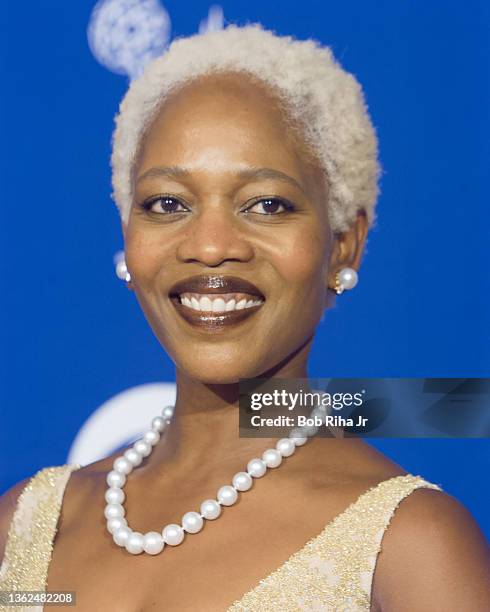 Emmy Winner Alfre Woodard backstage at the Emmy Awards Show, September 8,1996 in Pasadena, California.