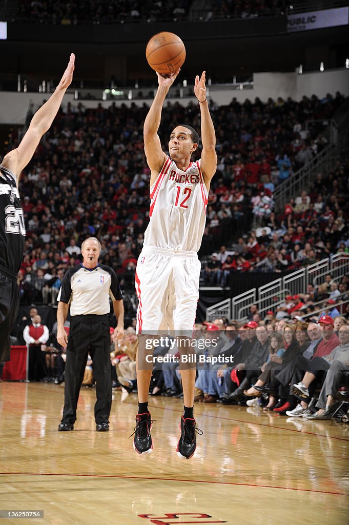 Kevin Martin Rockets Kevin Martin of the Houston Rockets shoots the ball against the San ...