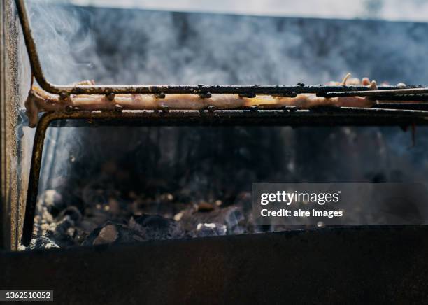 Roasting Racks Drawing Chicken Roast Drawing Photos and Premium High Res Pictures - Getty Images