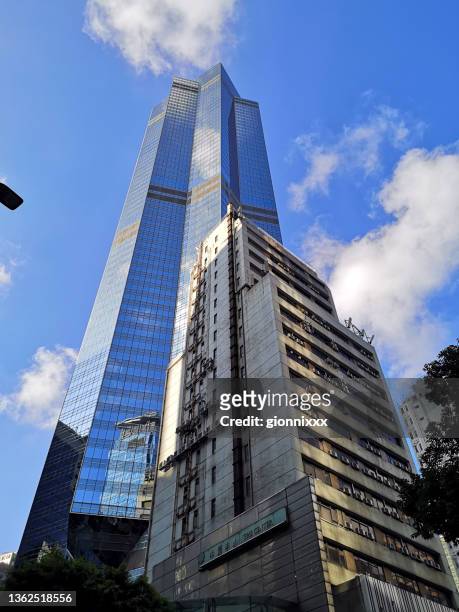 the center skyscraper, sheung wan, hongkong - sheung wan stock-fotos und bilder