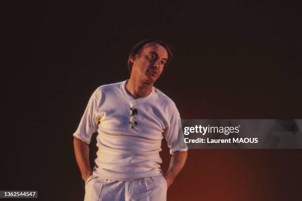 Alex Métayer sur scène, le 12 décembre 1985.