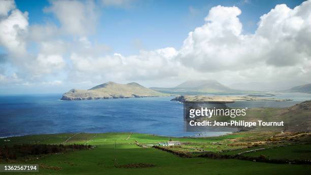 view on valentia island from the ring of kerry, western ireland - western isles fotografías e imágenes de stock