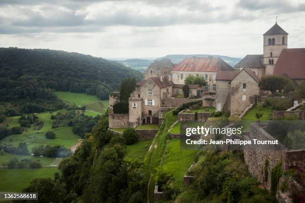 traditional village in jura, franche-comté, eastern france - jura stockfoto's en -beelden