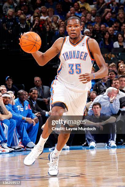 Kevin Durant of the Oklahoma City Thunder drives the ball against the Dallas Mavericks during an NBA game on December 29, 2011 at the Chesapeake...