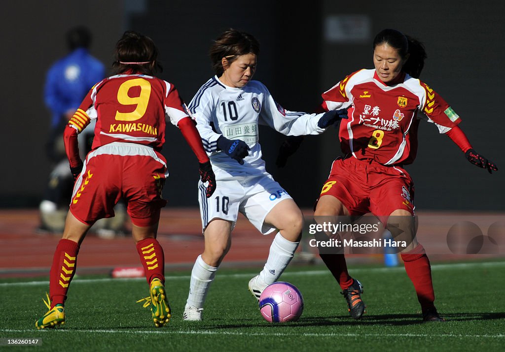 INAC Kobe Leonessa v Okayama Yunogo Belle - All Japan Women's Soccer Championship Semi Final