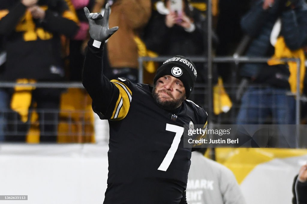 Cleveland Browns v Pittsburgh Steelers