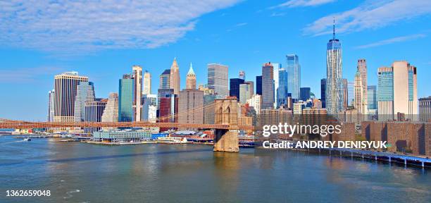 brooklyn bridge. manhattan downtown. - ブルックリン橋 ストックフォトと画像