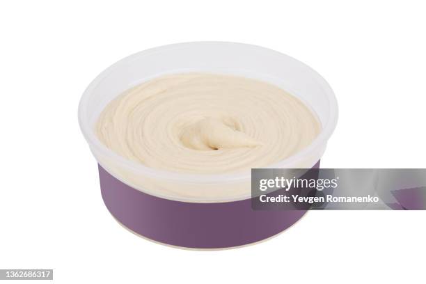 Hummus Container Fotografías e imágenes de stock - Getty Images