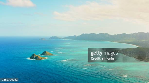 view of moku nui and moku iki islands - lanikai beach stock pictures, royalty-free photos & images