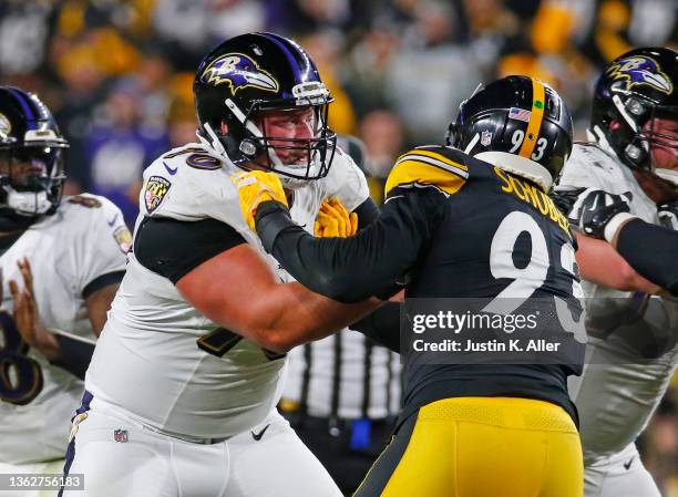 Kevin Zeitler of the Baltimore Ravens in action on against the Pittsburgh Steelers on December 5, 2021 at Heinz Field in Pittsburgh, Pennsylvania.