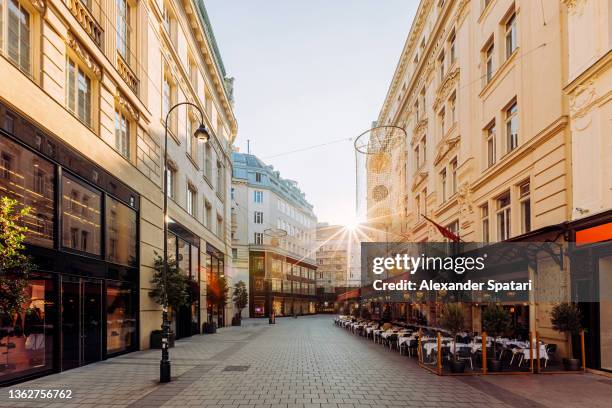 vienna streets in the morning, austria - street stock-fotos und bilder