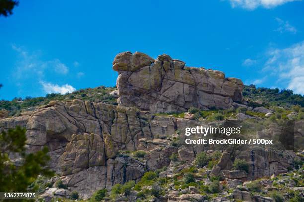 overlook rock - tucson,arizona,low angle view of rock formation against sky,mt lemmon,united states,usa - mt lemmon 個照片及圖片檔