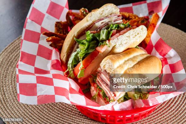 italian food,close-up of sandwich in plate on table - submarine sandwich imagens e fotografias de stock