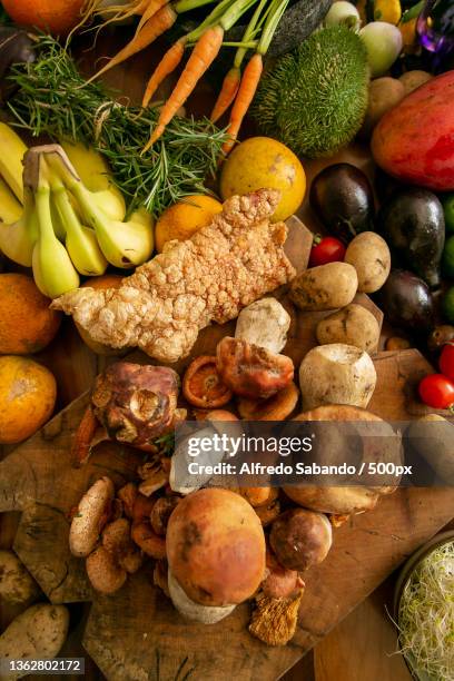 bodega organic food,directly above shot of vegetables on table,mexico city,mexico - retrato familia ストックフォトと画像