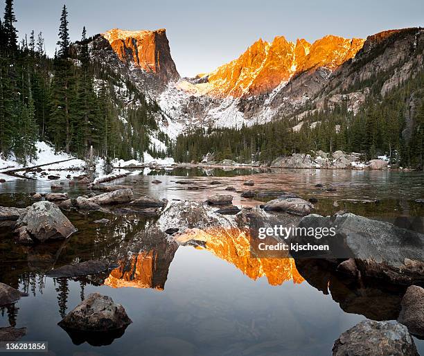 dream lake and hallet peak alpenglow reflection - rocky mountain national park stock pictures, royalty-free photos & images