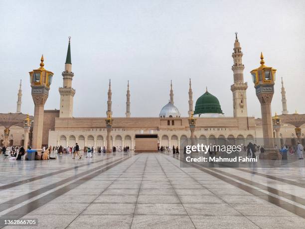 al masjid an nabawi at the morning - madina mosque stock pictures, royalty-free photos & images