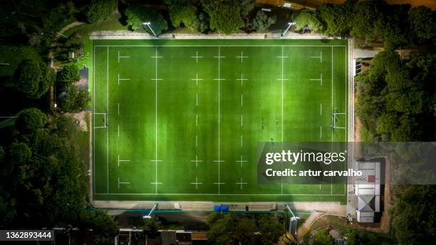 rugby field from above - playing field fotografías e imágenes de stock