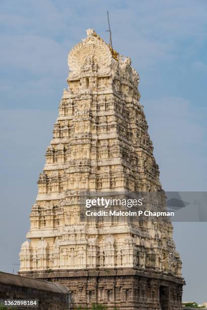 kanchipuram - gopuram of ekambareswarar temple, dedicated to lord shiva, chennai, tamil nadu - india "malcolm p chapman" or "malcolm chapman" stock-fotos und bilder