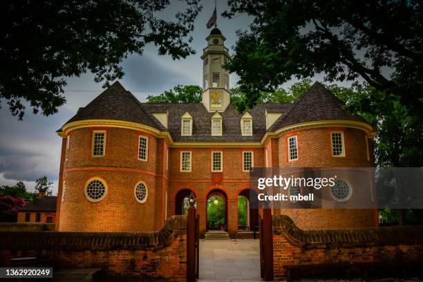 old capitol building in colonial williamsburg va at night - williamsburg virginia stock pictures, royalty-free photos & images