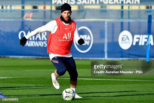 Sergio Ramo runs with the ball during a Paris Saint-Germain training session at Ooredoo Center on January 05, 2022 in Paris, France.