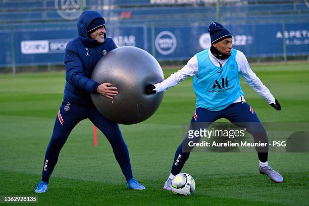 Kylian Mbappe works out during a Paris Saint-Germain training session at Ooredoo Center on January 05, 2022 in Paris, France.