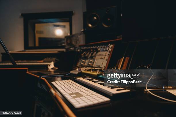recording equipment in a professional recording studio - radio hardware audio stock pictures, royalty-free photos & images