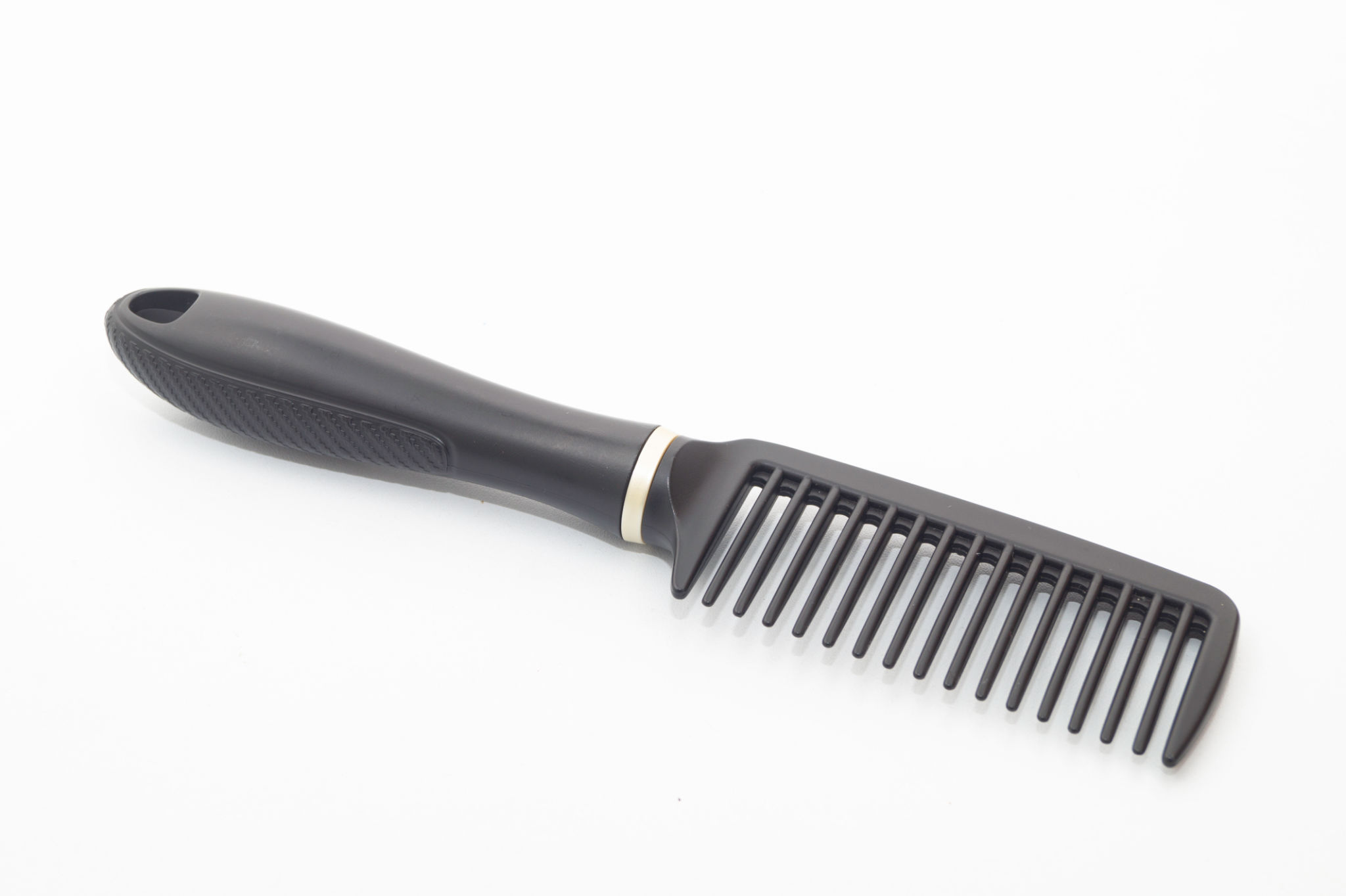 wide tooth comb