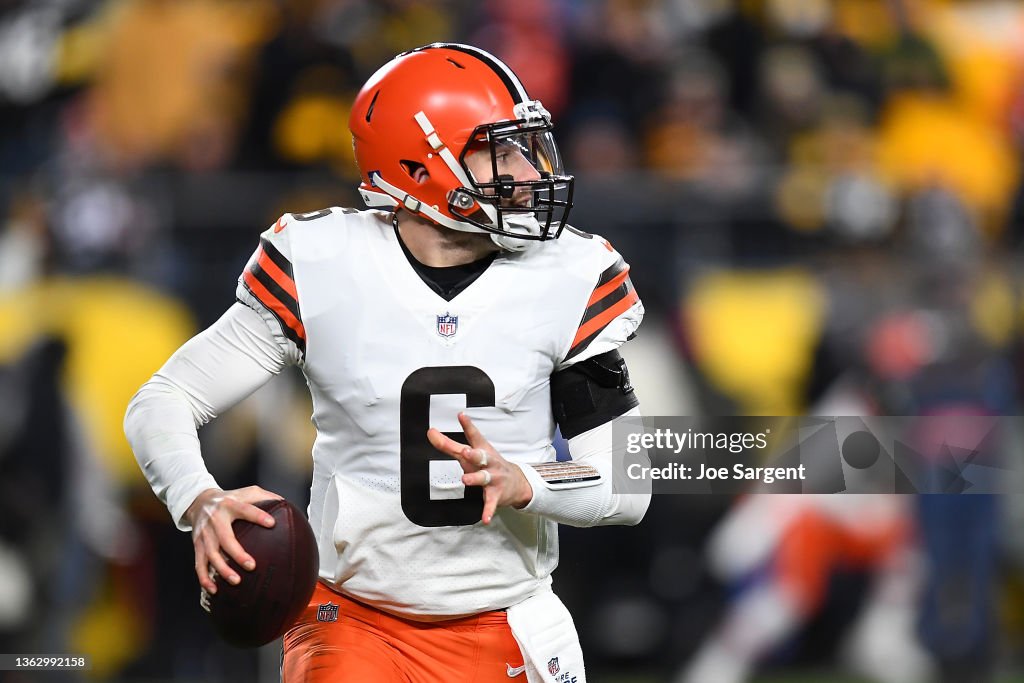 Cleveland Browns v Pittsburgh Steelers