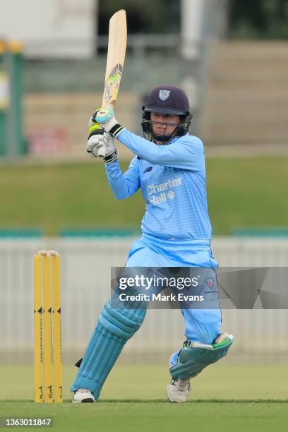 Rachael Haynes of the Breakers bats during the WNCL match between ACT Meteors and NSW Breakers at Manuka Oval on January 06, 2022 in Canberra,...