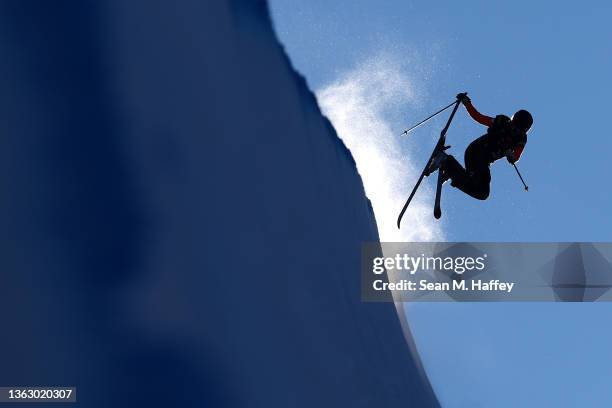 Katie Summerhayes of Team Great Britain takes a training run for the Women's Freeksi Halfpipe competition at the Toyota U.S. Grand Prix at Mammoth...