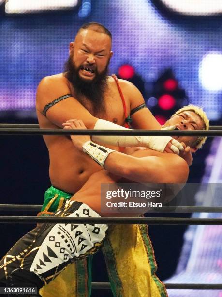 Great-O-Khan and SANADA compete during the New Japan Pro-Wrestling - Wrestle Kingdom 16 in Tokyo Dome on January 05, 2022 in Tokyo, Japan.