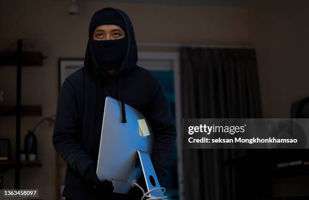 Steal Computer Photos and Premium High Res Pictures - Getty Images