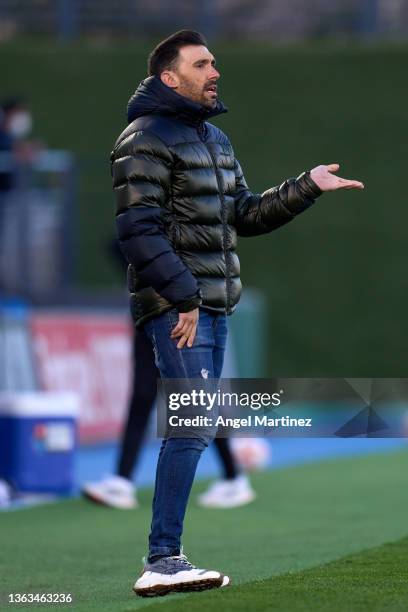 Head coach Eder Sarabia of FC Andorra reacts during the Primera RFEF Group 2 match between Real Madrid Castilla and FC Andorra at Estadio Alfredo Di...