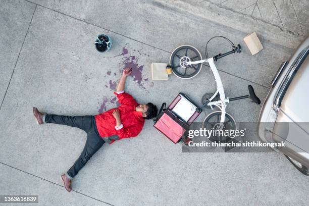 accident and death - gory car accident fotos stock-fotos und bilder