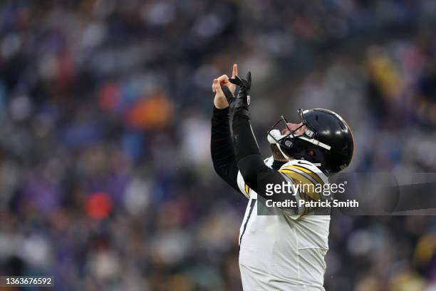 Ben Roethlisberger of the Pittsburgh Steelers celebrates a touchdown during the fourth quarter in the game against the Baltimore Ravens at M&T Bank...