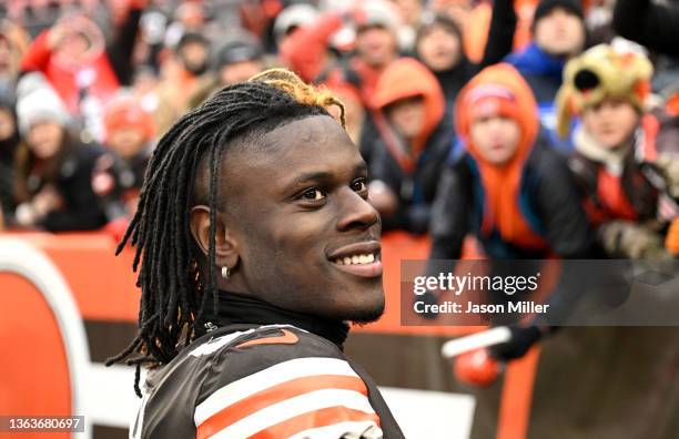 David Njoku of the Cleveland Browns reacts as he leaves the field after Cleveland defeated the Cincinnati Bengals 21-16 at FirstEnergy Stadium on...