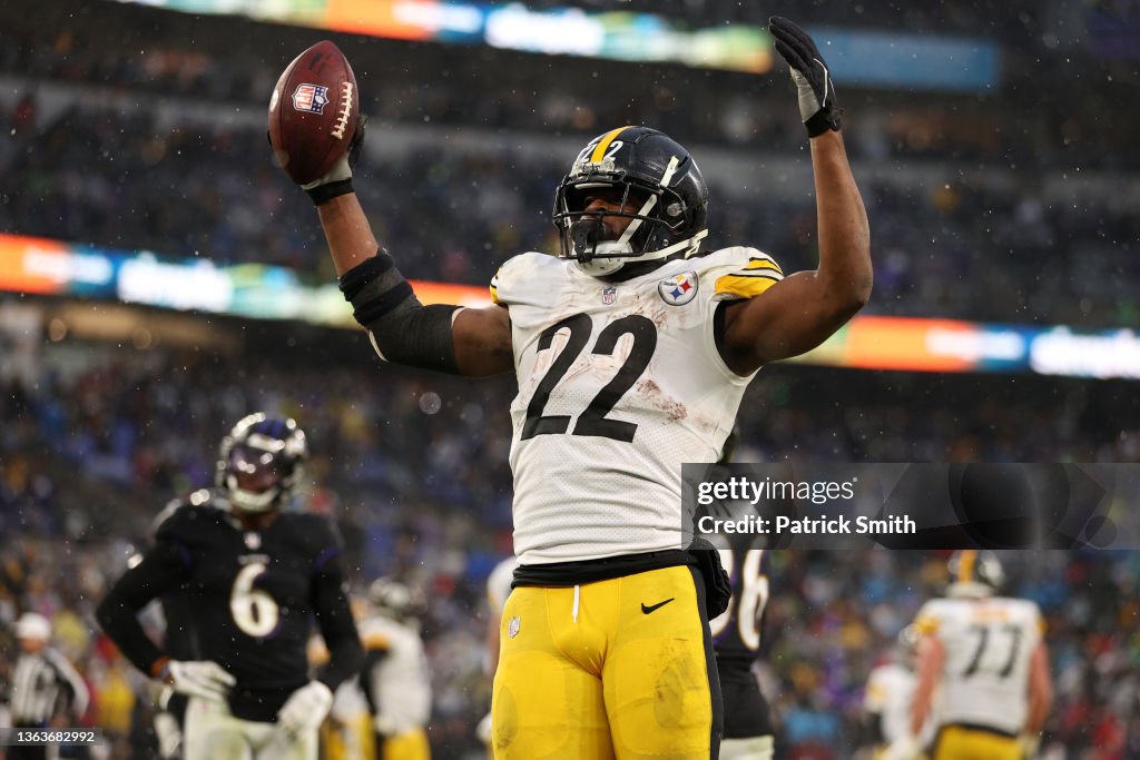 Pittsburgh Steelers v Baltimore Ravens