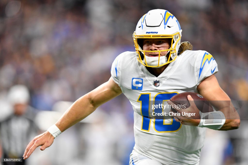 Los Angeles Chargers v Las Vegas Raiders