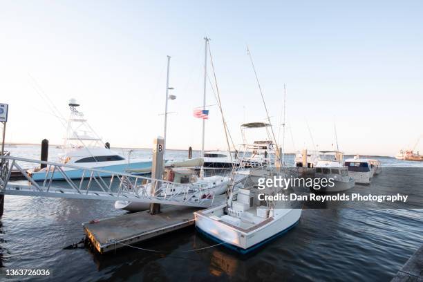 shrimp boats at dock - amelia island florida stockfoto's en -beelden