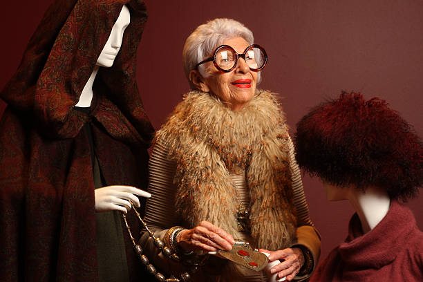 UNS: Iris Apfel Dies At 102