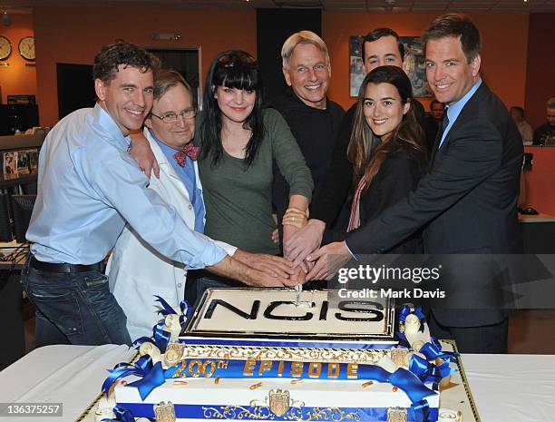 Actors Brian Dietzen, David McCallum, Pauley Perrette, Mark Harmon, Sean Murray Cote de Pablo and Michael Weatherly pose at CBS' "NCIS" celebration...