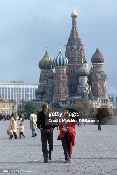 Goalie Ken Dryden of Canada walks with his wife after visiting the Kremlin between games during the 1972 Summit Series in Moscow, Russia.